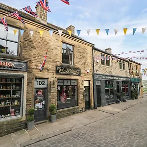 Holiday home The Attic, Keighley